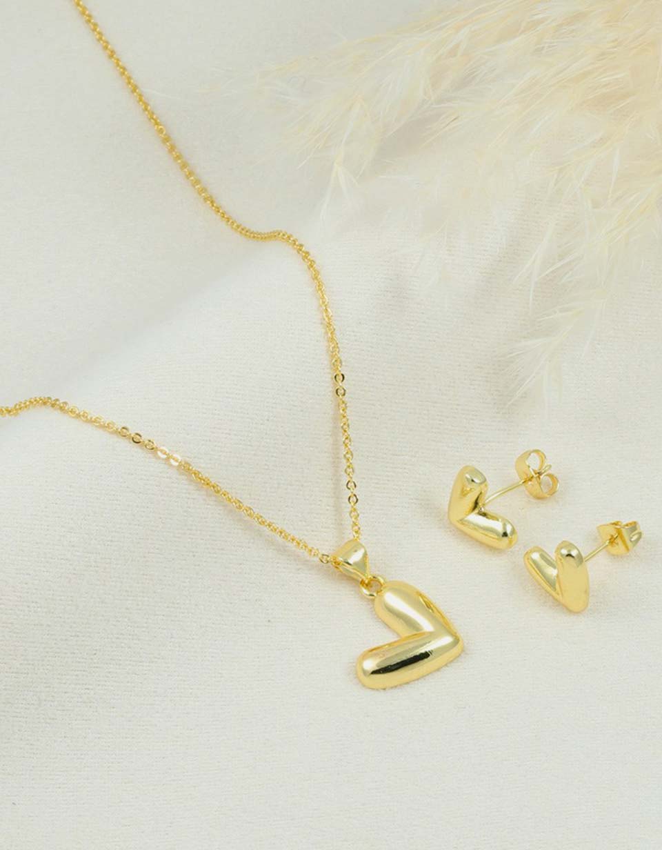 Set de cadena y aretes de corazón