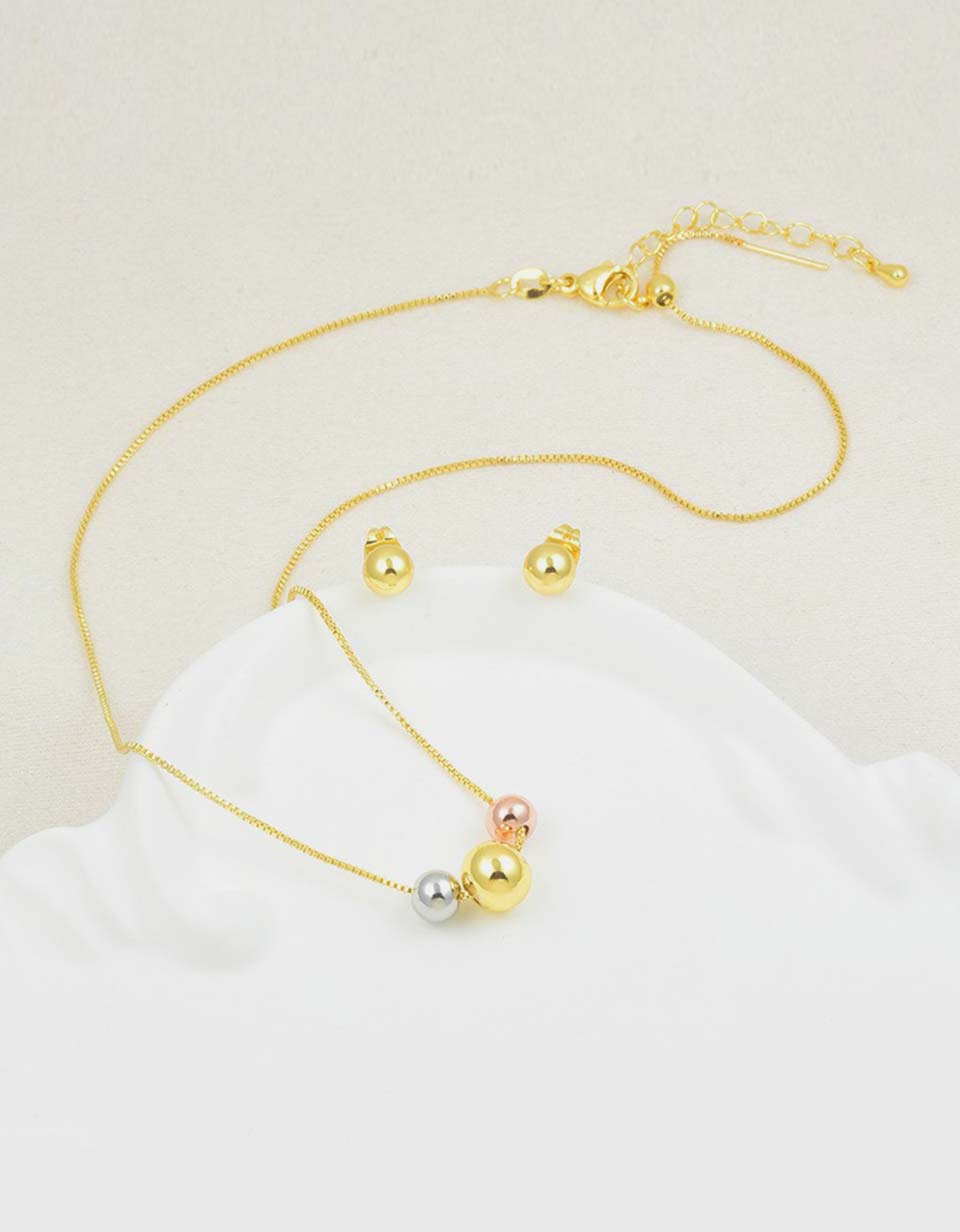 Set de cadena y aretes de esferas tres colores
