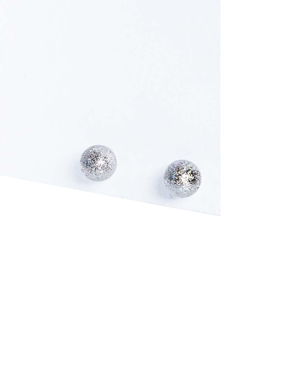 Aretes redondos con textura