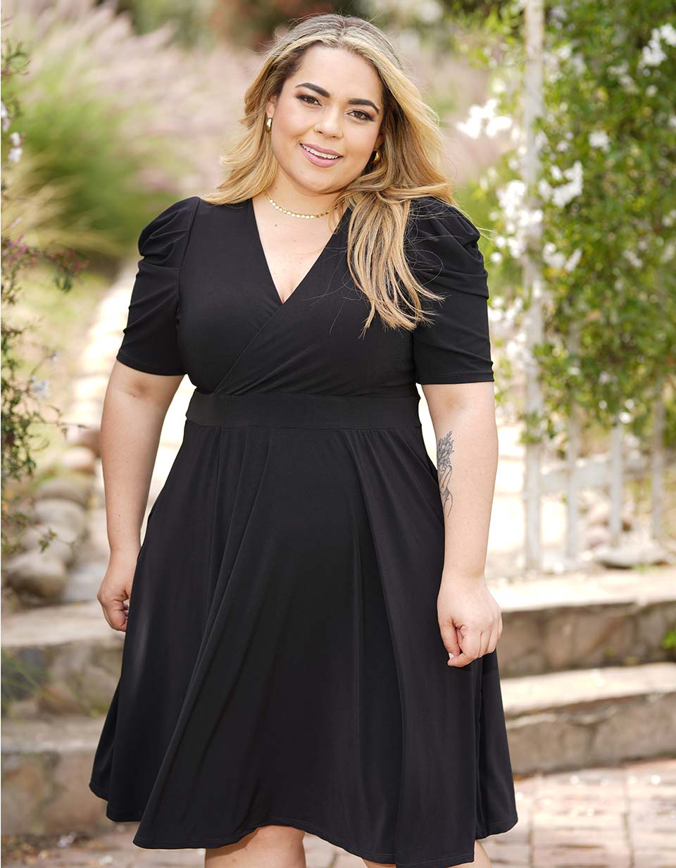 Vestido cruzado femenino manga corta