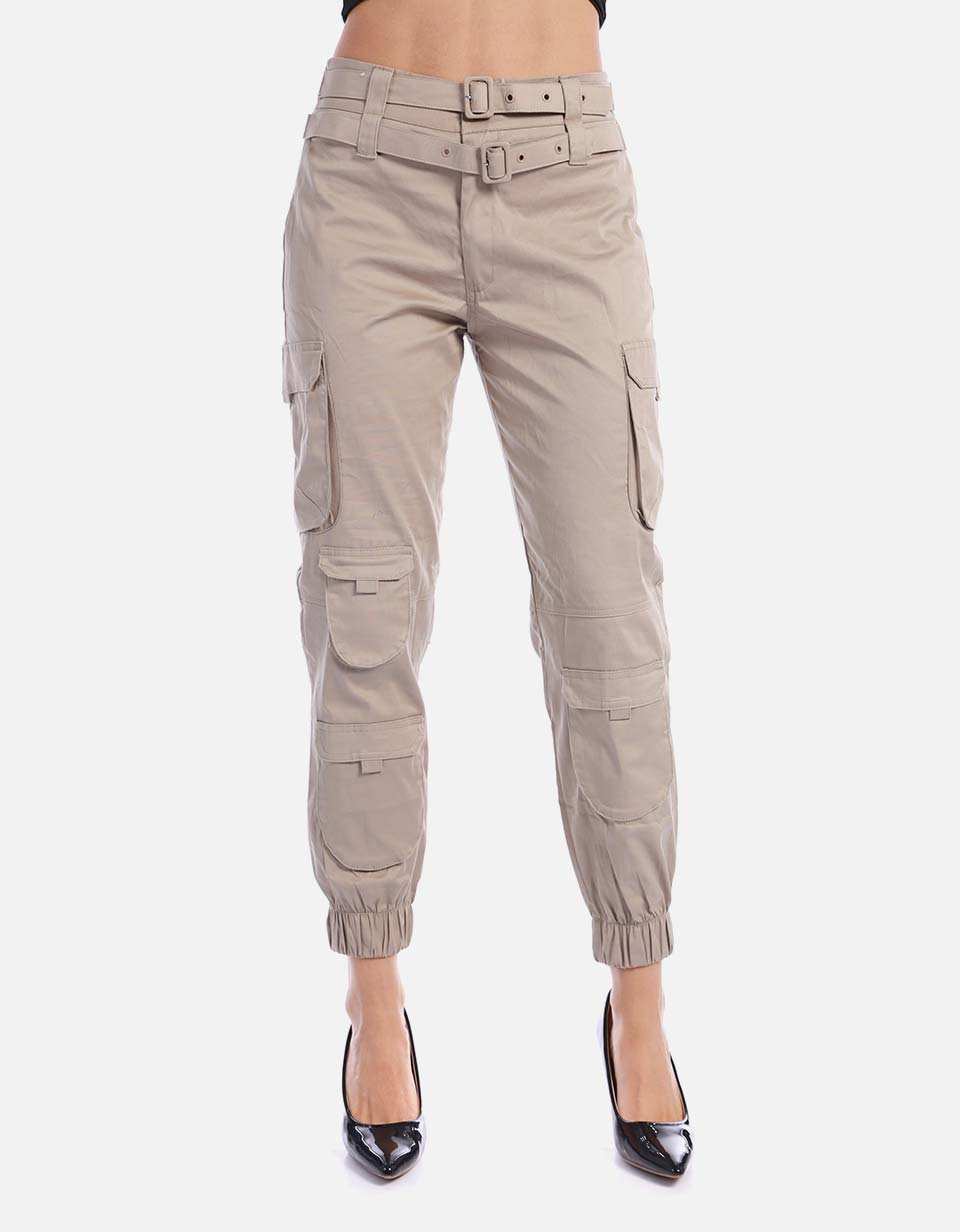 Pantalón cargo con cinturón para mujer