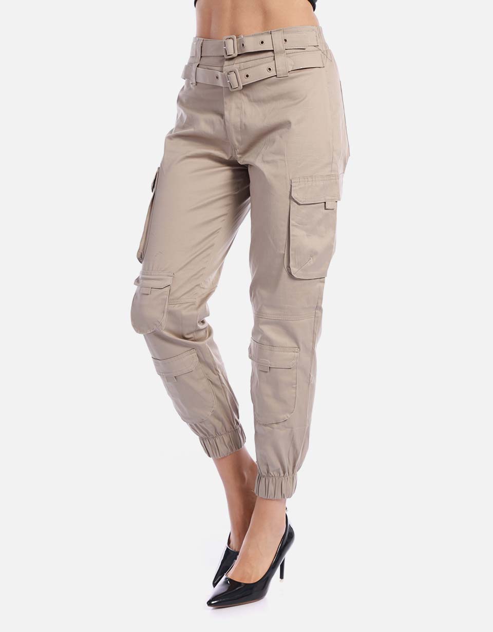 Pantalón cargo con cinturón para mujer