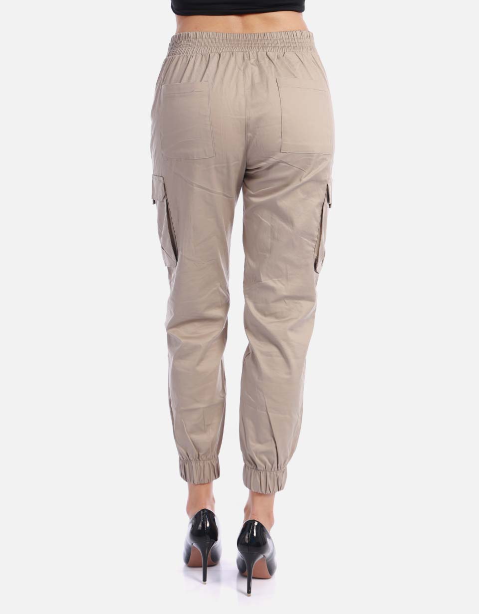 Pantalón cargo con cinturón para mujer