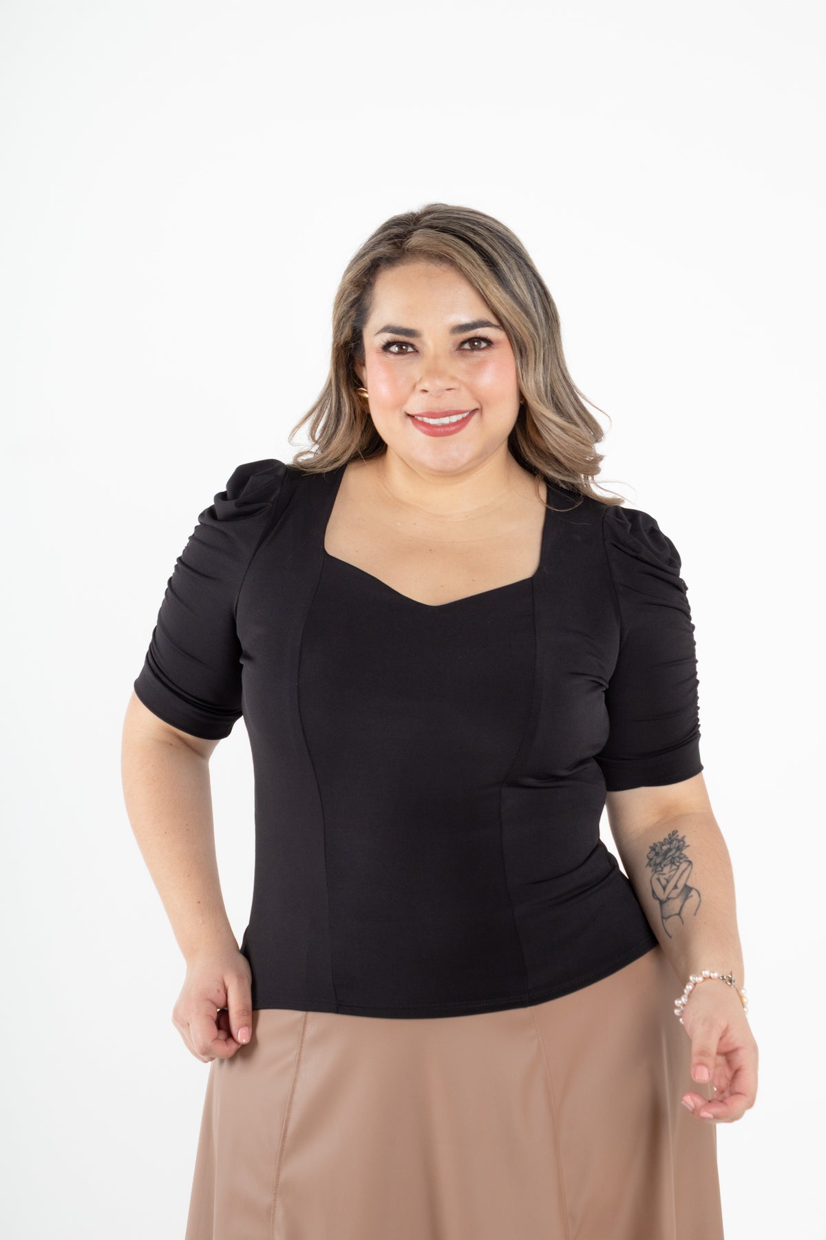 Blusa manga corta básica ajustada