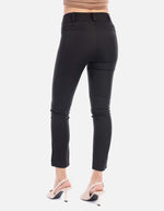 Pantalón femenino ajustado con fit estilizado