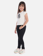 Blusa para niña con diseño moderno y tejido especial