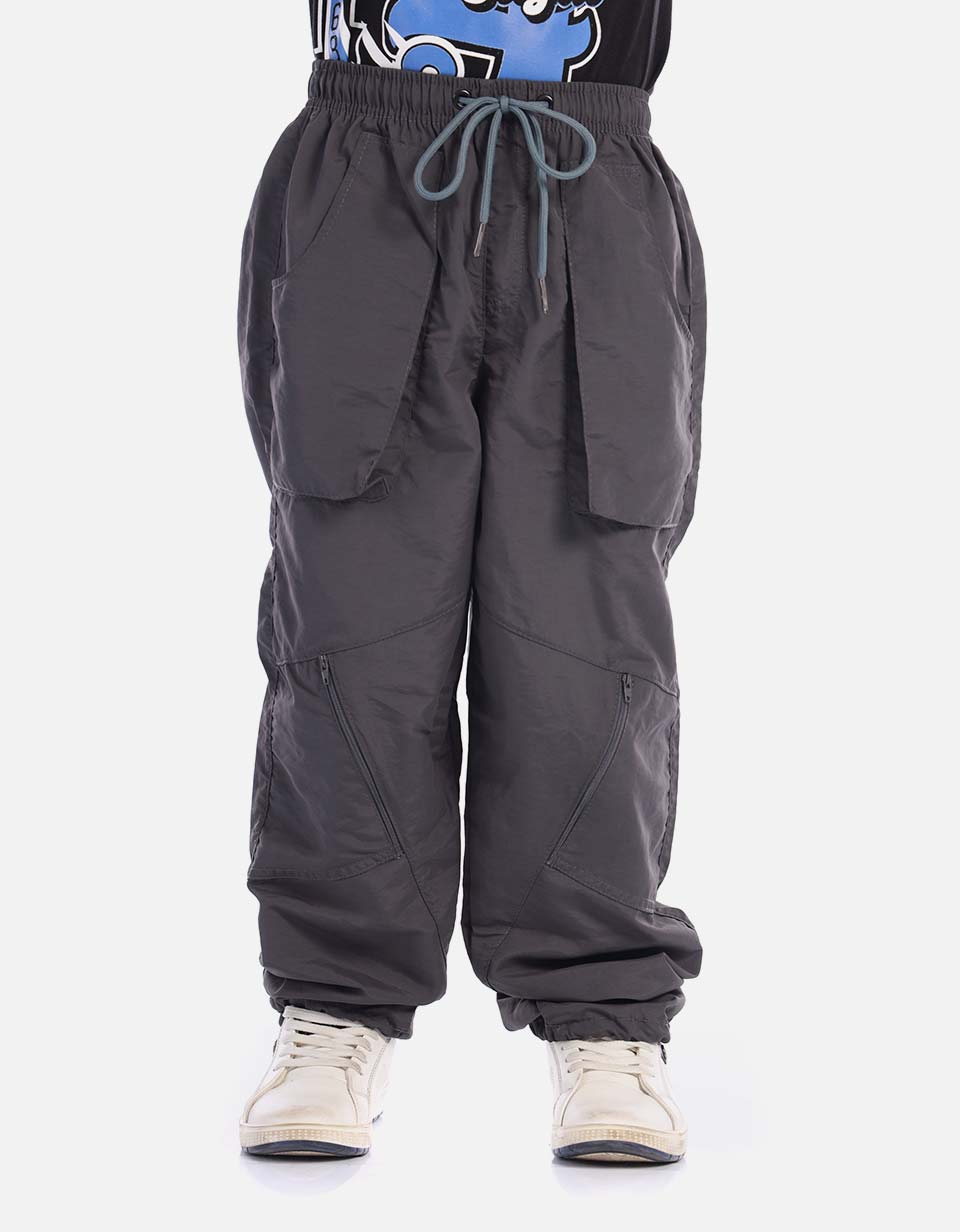 Jogger cargo infantil con ajuste flexible y durable