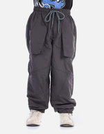 Jogger cargo infantil con ajuste flexible y durable