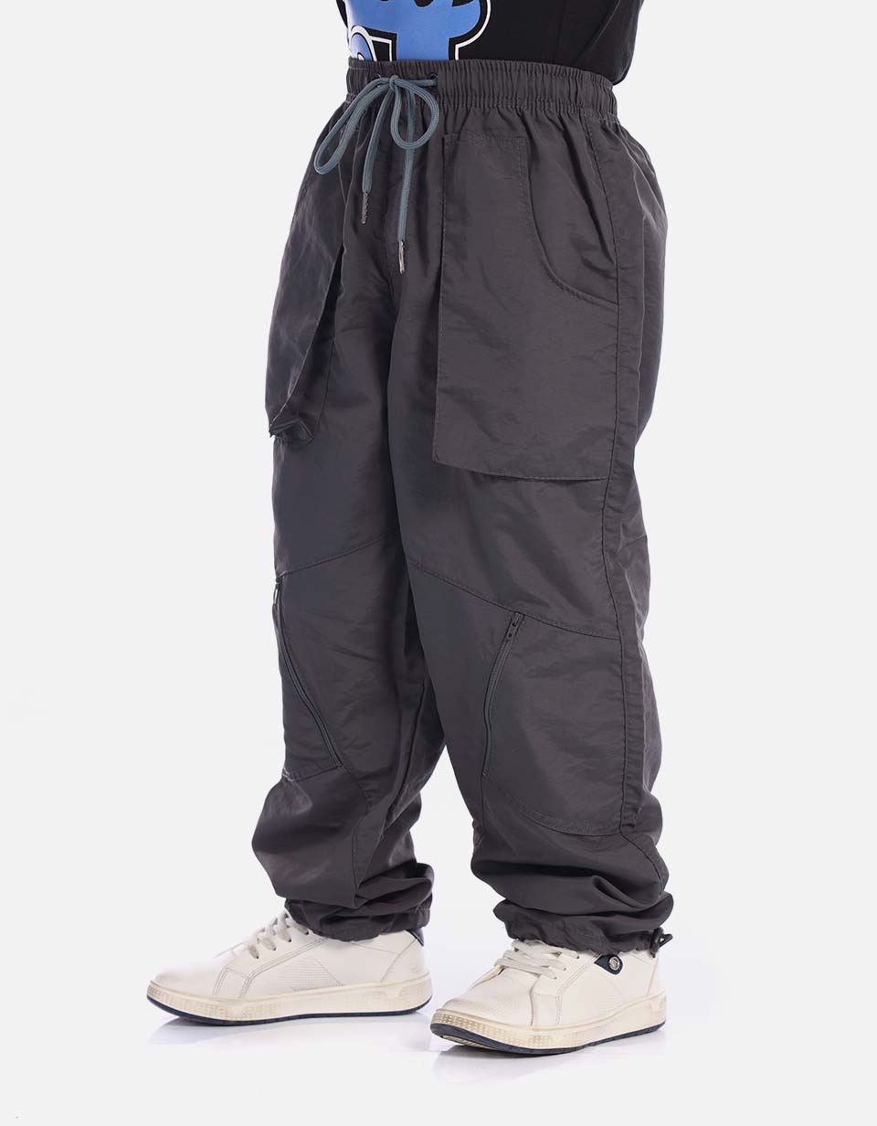 Jogger cargo infantil con ajuste flexible y durable