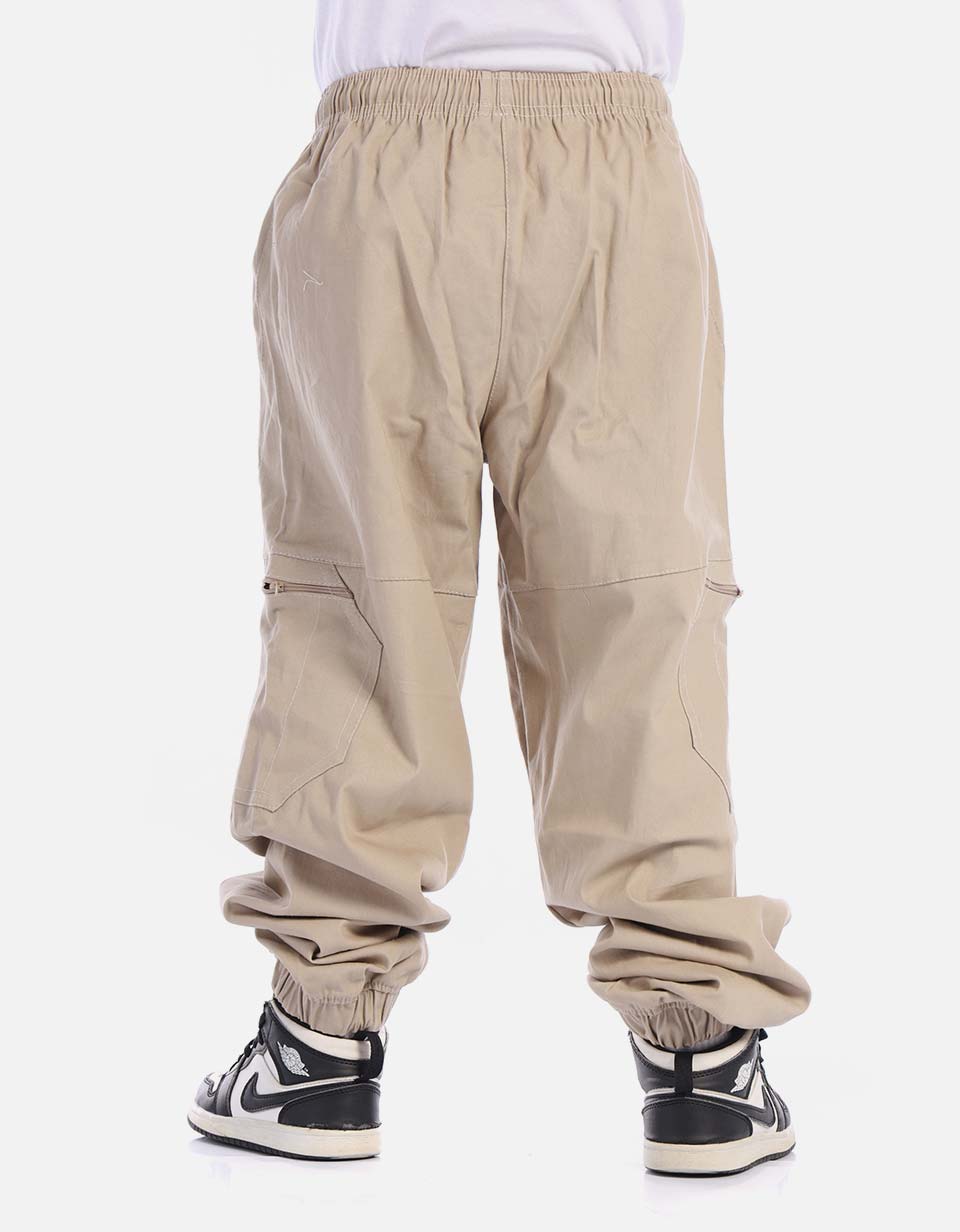 Pantalón infantil cargo ligero con diseño funcional