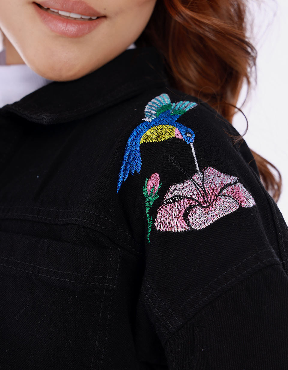Chaqueta en jean bordada