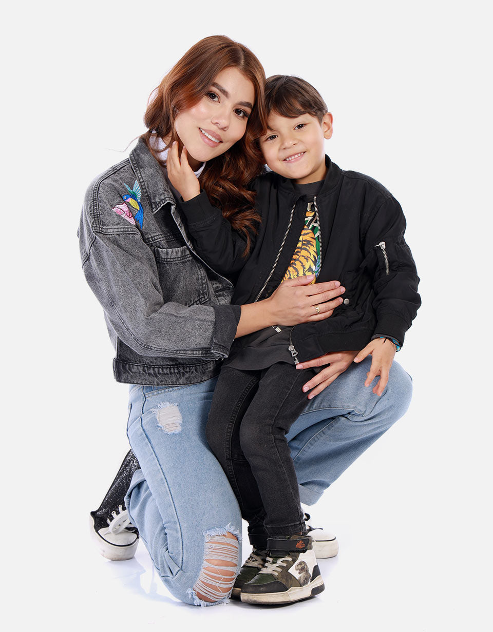 Chaqueta en jean bordada