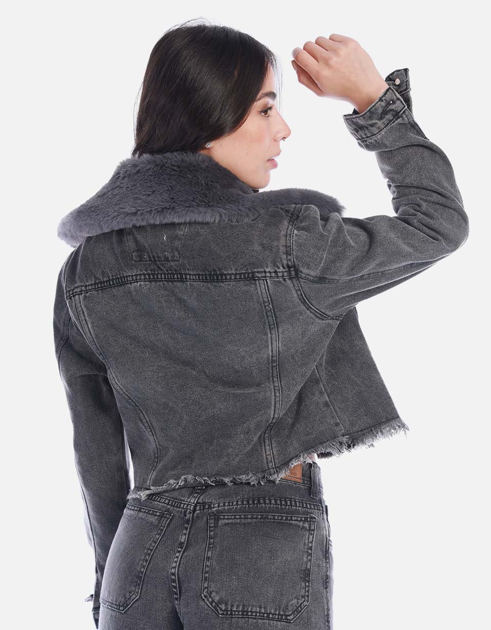 Chaqueta femenina tipo Denim