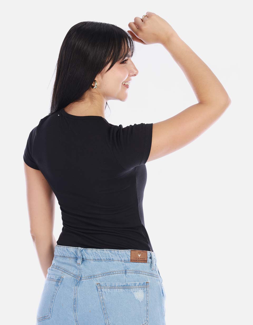 Camiseta Básica Femenina Cómoda y Versátil