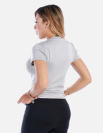 Camiseta deportiva cuello v manga corta