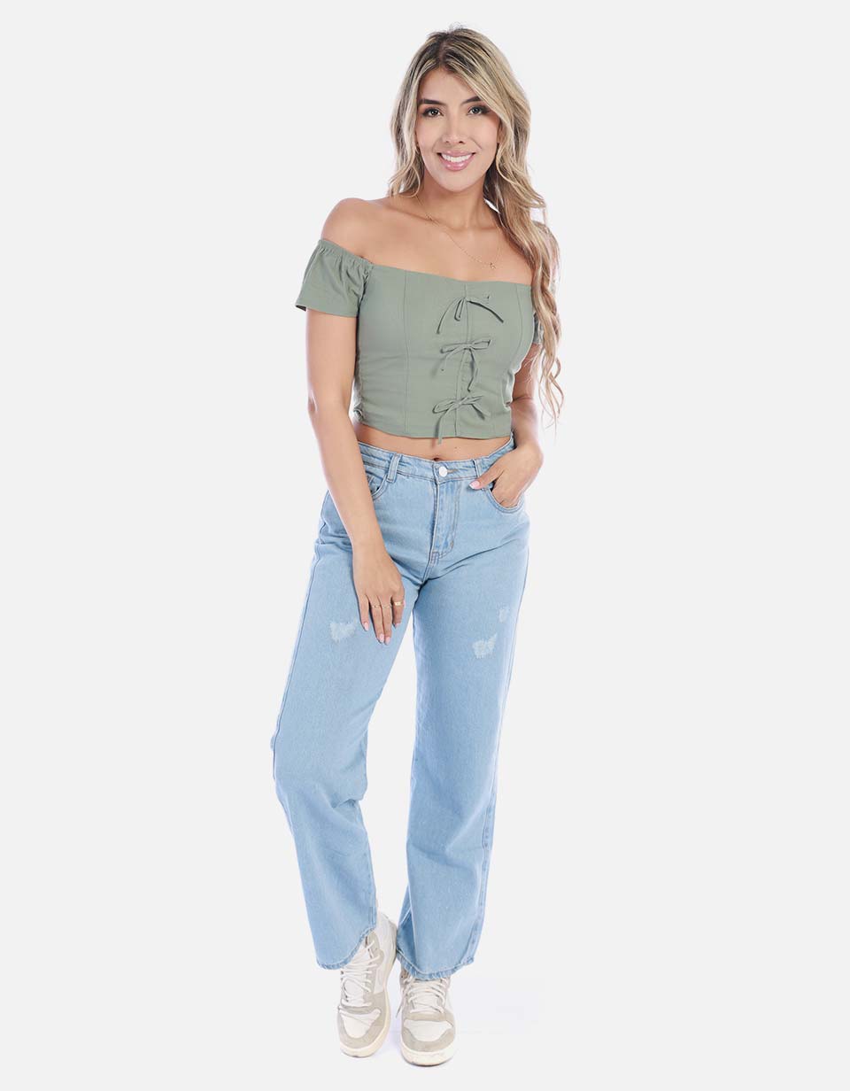 Blusa Femenina con Escote Moderno