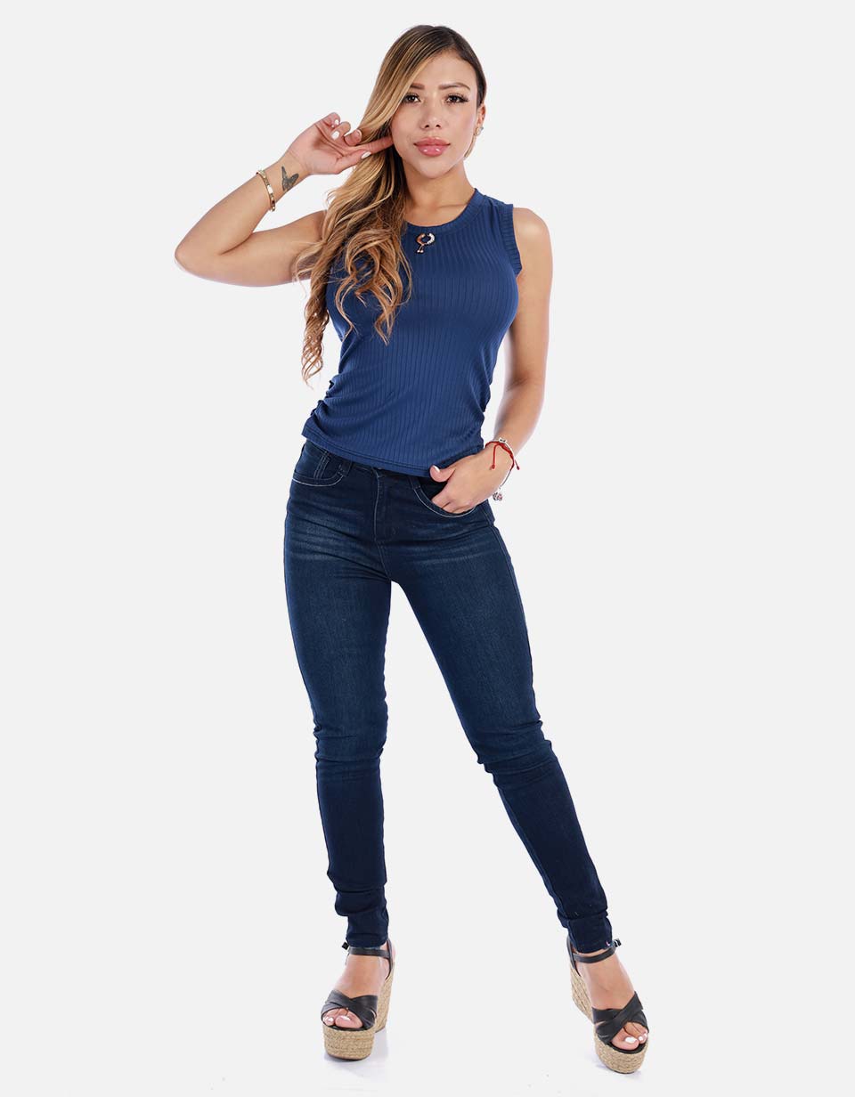 Blusa para mujer en manga sisa con accesorio