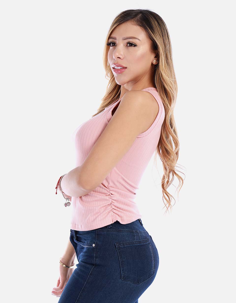Blusa para mujer en manga sisa con accesorio