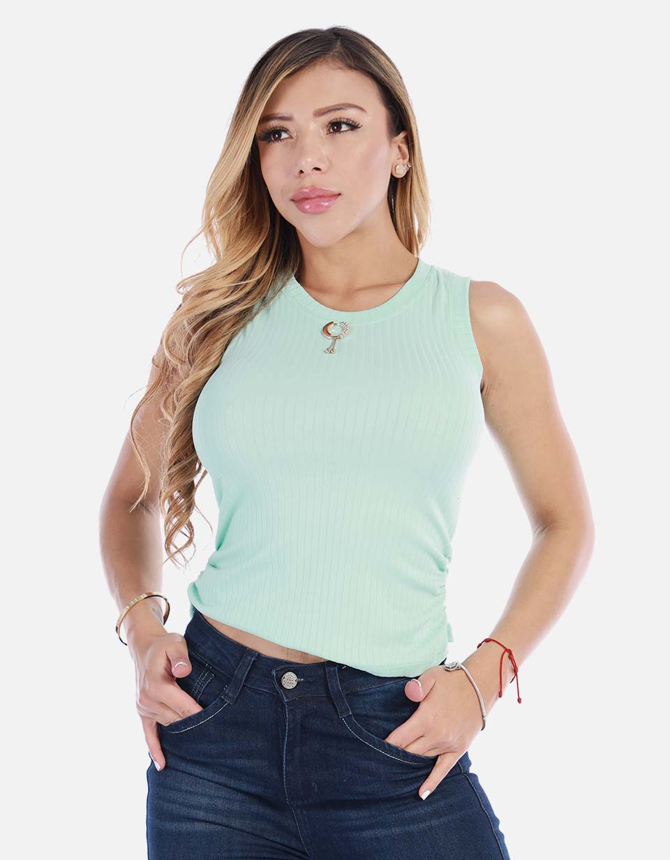 Blusa para mujer en manga sisa con accesorio