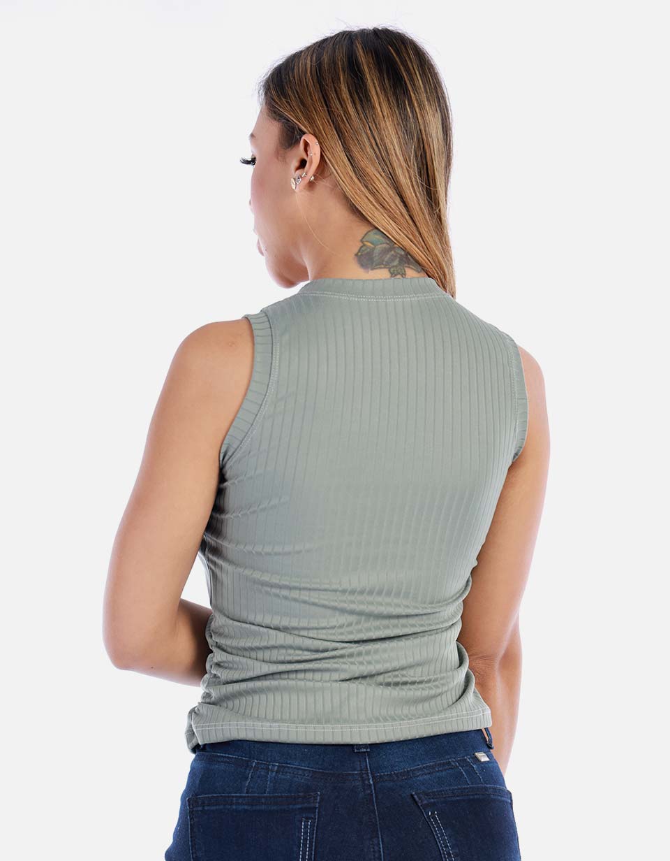 Blusa para mujer en manga sisa con accesorio