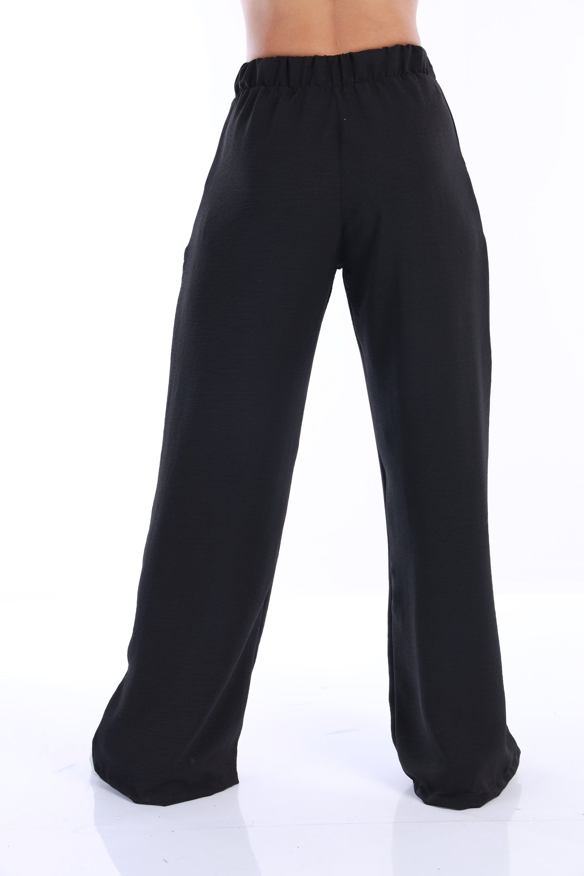 Pantalón negro con pretina resortada