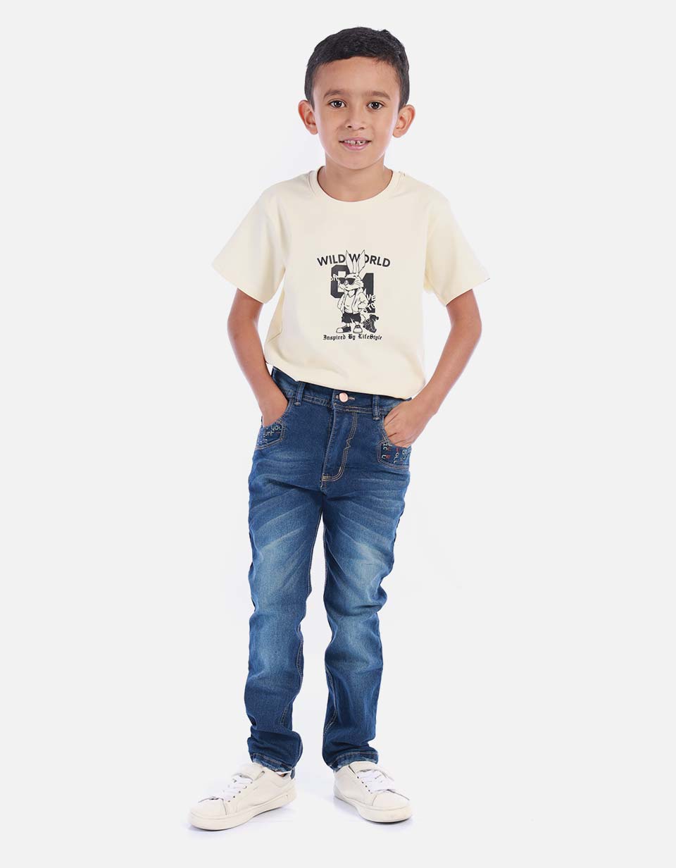 Jean de niño moderno