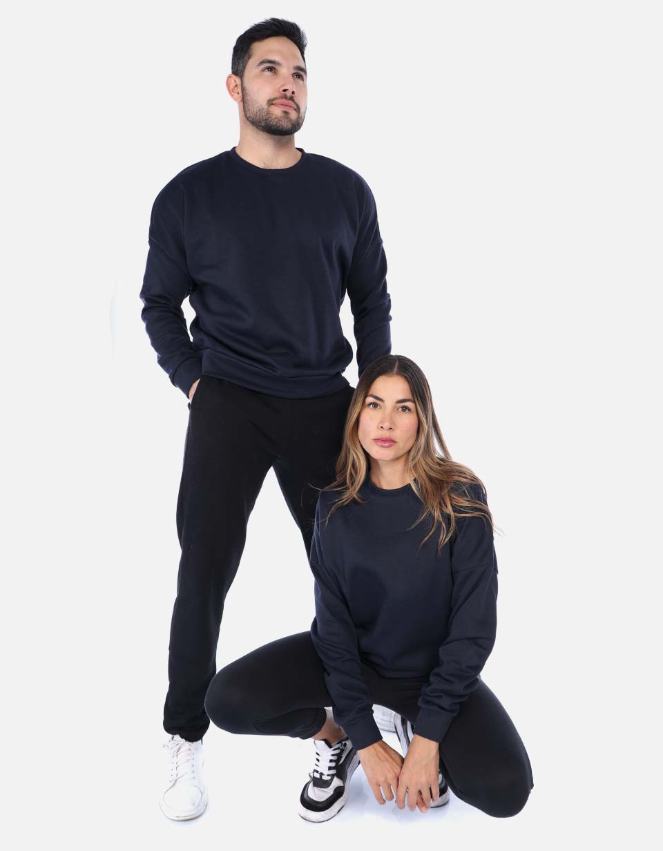 Hoodie unicolor de estampado trasero