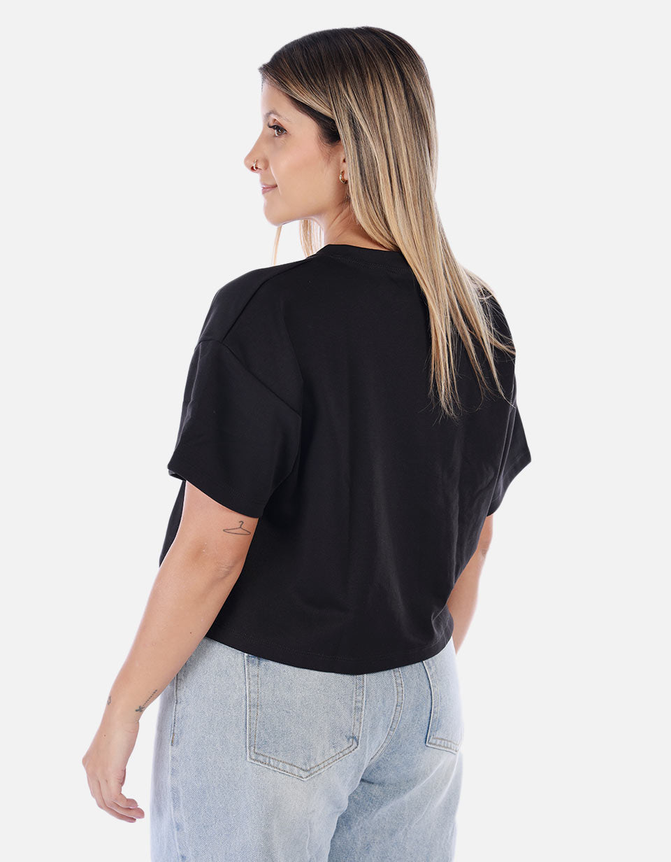 Camiseta Corta negra con Diseño bordado