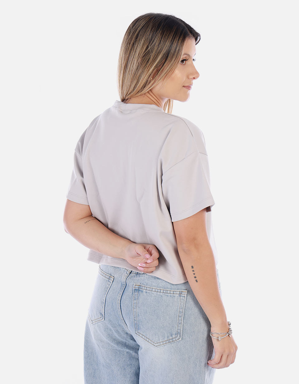 Camiseta Corta negra con Diseño bordado