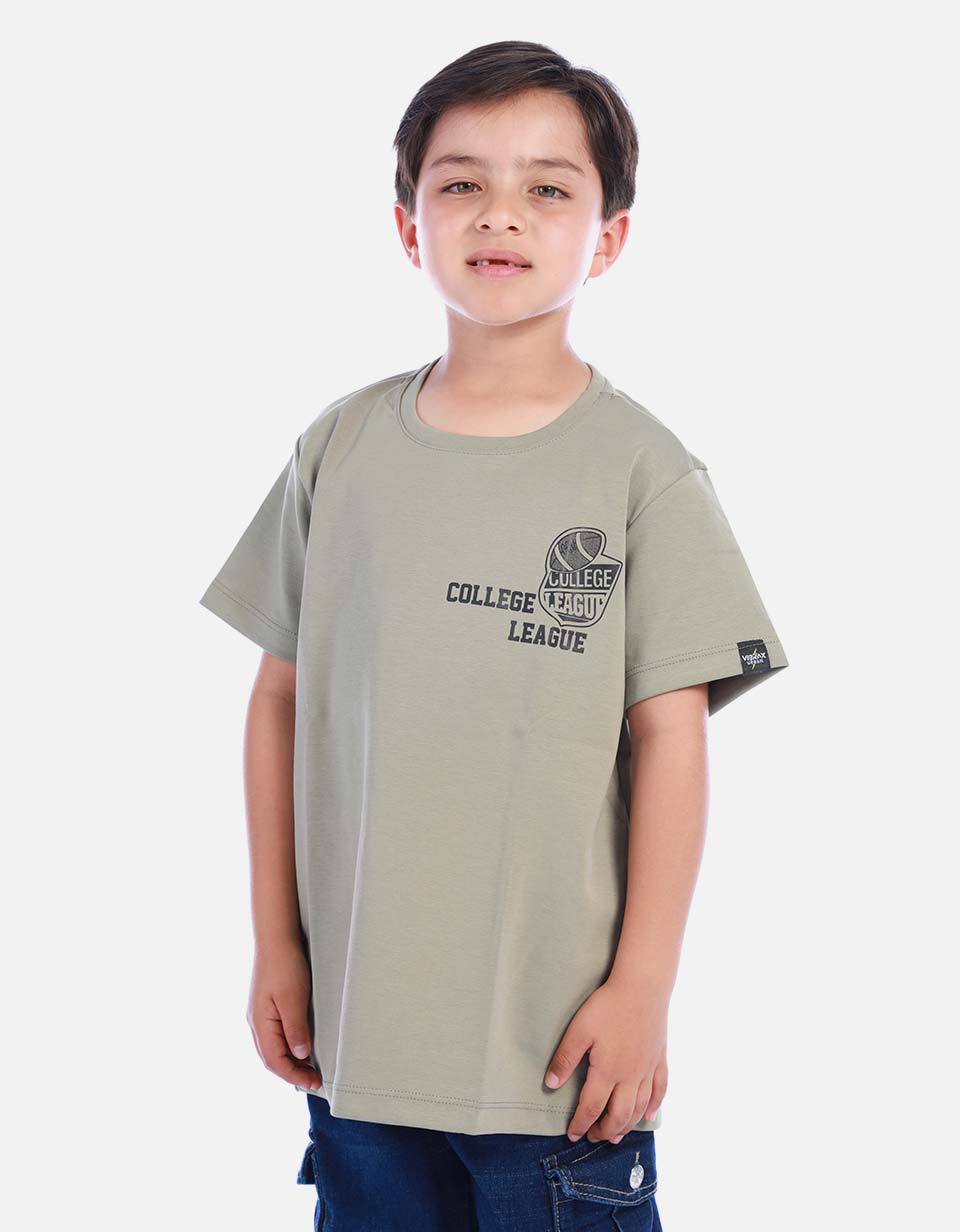 Camiseta Verde Oliva con Estampado Posterior para Niño