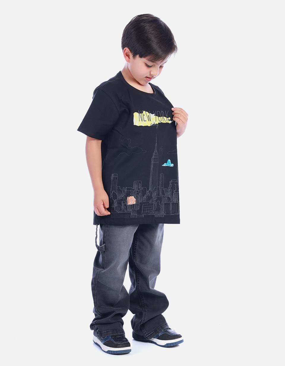 Camiseta Urbana Negra con Estampado para Niño