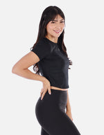 Camiseta deportiva corta para mujer con ajuste cómodo