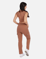 Conjunto casual mujer con top crop y pantalón tipo cargo