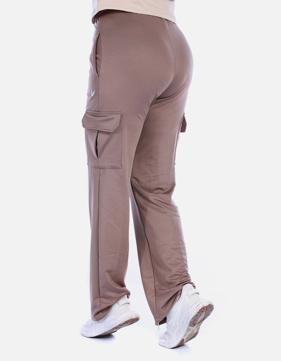 Pantalón Deportivo Cargo Bota Recta Color Moca