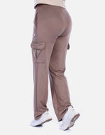 Pantalón Deportivo Cargo Bota Recta Color Moca