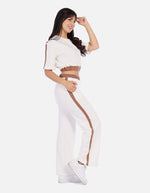 Conjunto mujer bicolor con top crop y pantalón recto