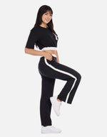 Conjunto mujer bicolor con top crop y pantalón recto