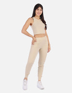Conjunto casual mujer en canalé con top crop y jogger cómodo