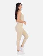 Conjunto casual mujer en canalé con top crop y jogger cómodo