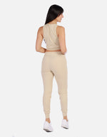 Conjunto casual mujer en canalé con top crop y jogger cómodo