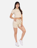 Conjunto mujer estilo cargo con camisa crop y short utilitario