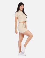 Conjunto mujer estilo cargo con camisa crop y short utilitario