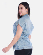 Chaleco Denim Tipo Jaqueta Manga Rodada con Cinturón y Apliques