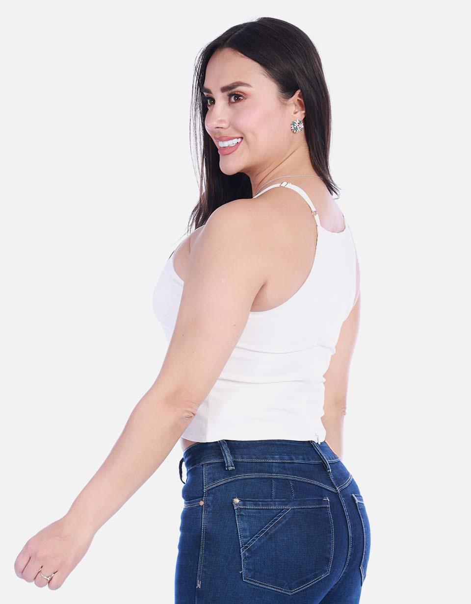 Blusa de Tiras Graduables con Detalle de Aberturas Frontales