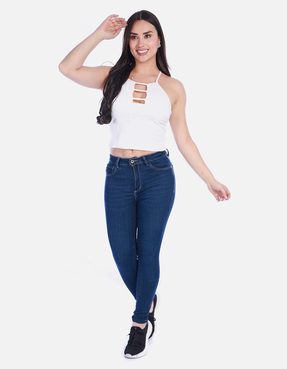 Blusa de Tiras Graduables con Detalle de Aberturas Frontales