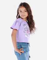 Camiseta crop para niña con estampado floral y mensaje positivo
