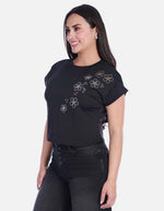 Crop Top Casual en Algodón con Detalle Floral Bordado