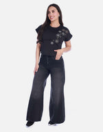 Crop Top Casual en Algodón con Detalle Floral Bordado