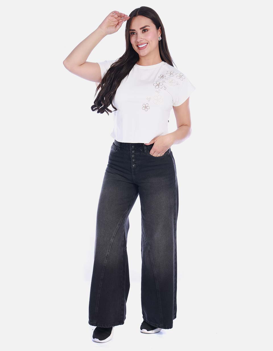 Crop Top Casual en Algodón con Detalle Floral Bordado