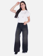 Crop Top Casual en Algodón con Detalle Floral Bordado